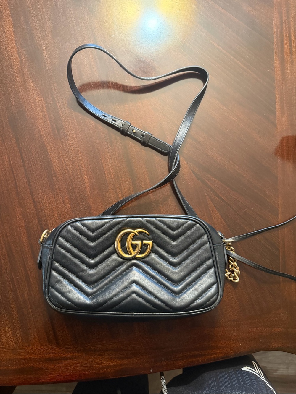 Gucci Black GG Marmont Chevron Leather Medium Crossbody Bag 100% Authentic